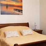 For 9 People 15 Mins Walk From The Beaches And The Center Of Ste Maxime * Сент-Максим