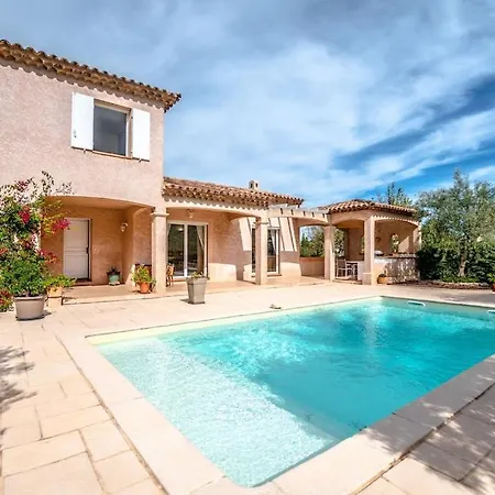 For 9 People 15 Mins Walk From The Beaches And The Center Of Ste Maxime