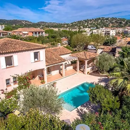 For 9 People 15 Mins Walk From The Beaches And The Center Of Ste Maxime