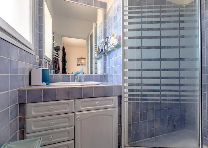 For 9 People 15 Mins Walk From The Beaches And The Center Of Ste Maxime