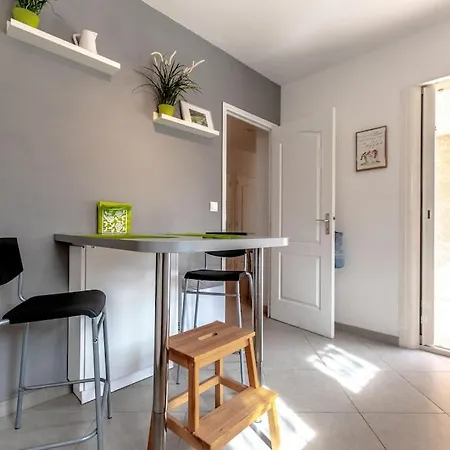 For 9 People 15 Mins Walk From The Beaches And The Center Of Ste Maxime Vila Sainte-Maxime