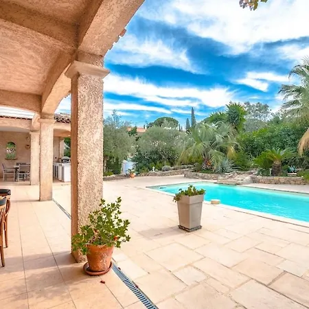 For 9 People 15 Mins Walk From The Beaches And The Center Of Ste Maxime Sainte-Maxime