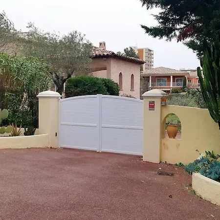 For 9 People 15 Mins Walk From The Beaches And The Center Of Ste Maxime Villa Sainte-Maxime