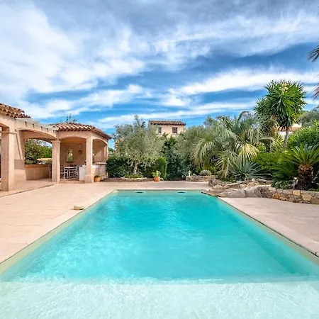 For 9 People 15 Mins Walk From The Beaches And The Center Of Ste Maxime Villa Sainte-Maxime