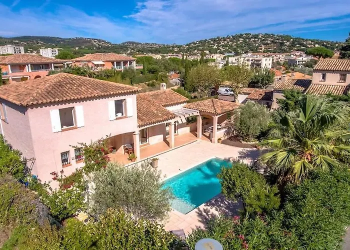 For 9 People 15 Mins Walk From The Beaches And The Center Of Ste Maxime