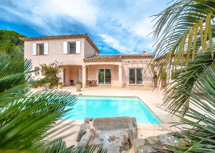 Villa For 9 People 15 Mins Walk From The Beaches And The Center Of Ste Maxime *