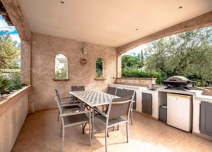 For 9 People 15 Mins Walk From The Beaches And The Center Of Ste Maxime *